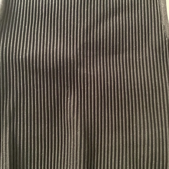 Forever21 Ribbed Top - Picture 2 of 2